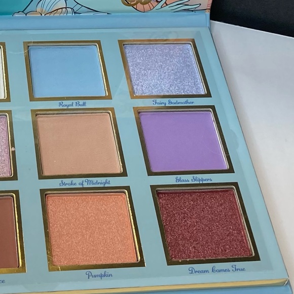 Disney Cinderella Eyeshadow Palette - Picture 6 of 10